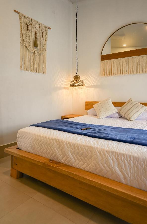 Zafra'S Hotel La Troncal Bagian luar foto