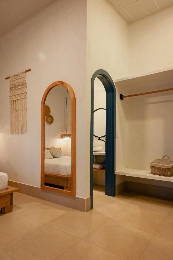 Zafra'S Hotel La Troncal Bagian luar foto