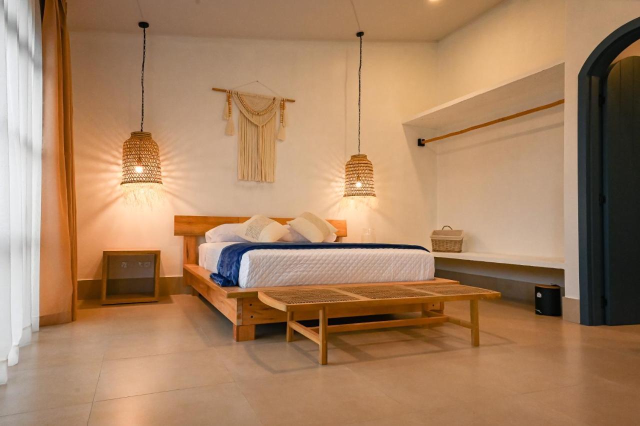 Zafra'S Hotel La Troncal Bagian luar foto